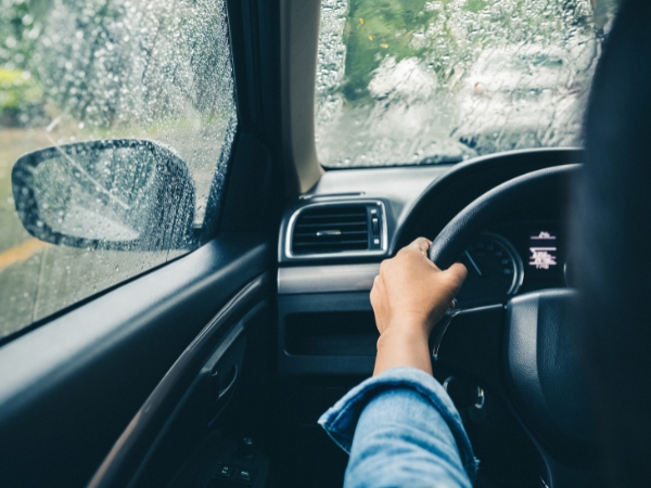 Driving Tips for Heavy Rain and Wet Roads in Antigua